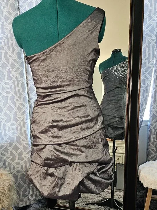 Cache Metallic One‑Shoulder Ruched Cocktail Dress – Size 6 - Picture 3 of 7